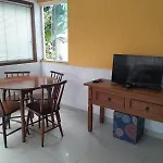 Casa Independente De 4 Quartos E Piscina!